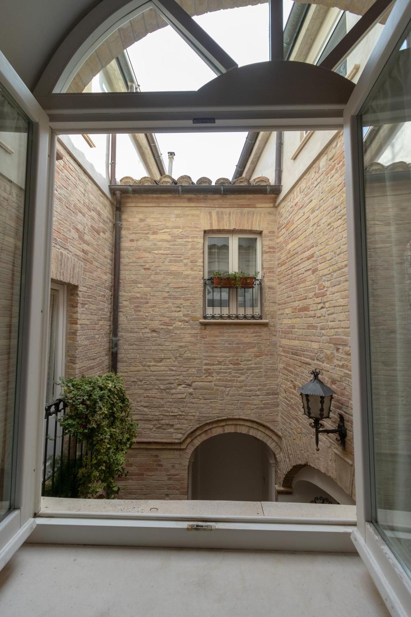 Al Belvedere Apartment Atri Bagian luar foto