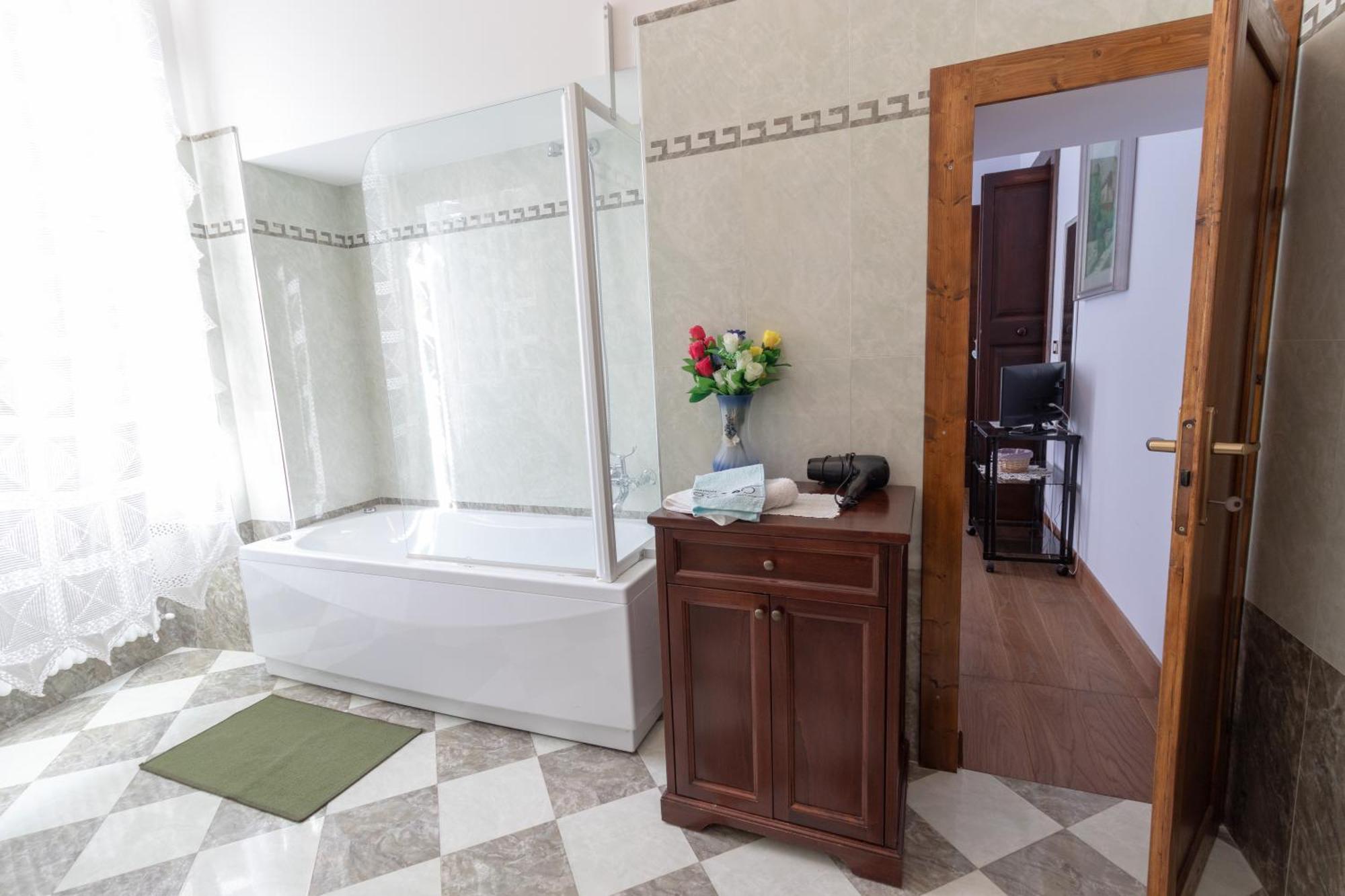 Al Belvedere Apartment Atri Bagian luar foto